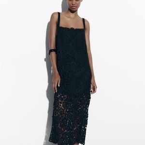 Chic Black Lace Midi Dress